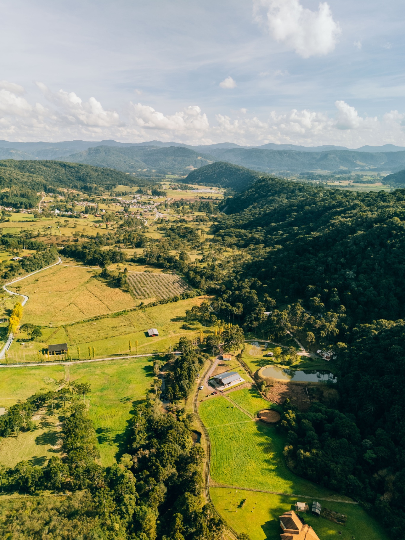 Vista aérea do vale e das montanhas de Urubici